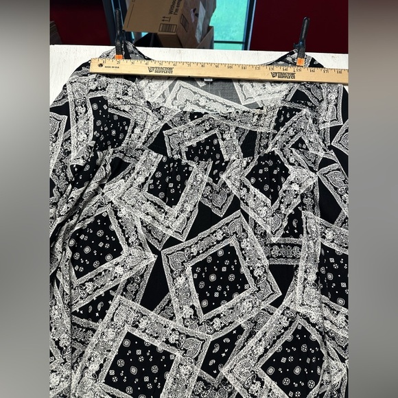 NWT Floral & Ivy Black & White Bandana Print Peasant Blouse – Size Small - Picture 6 of 8